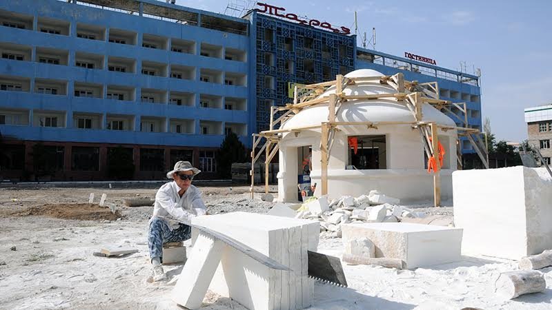 Мангистаусцы строят сквер в Таразе в честь 550-летия Казахского ханства